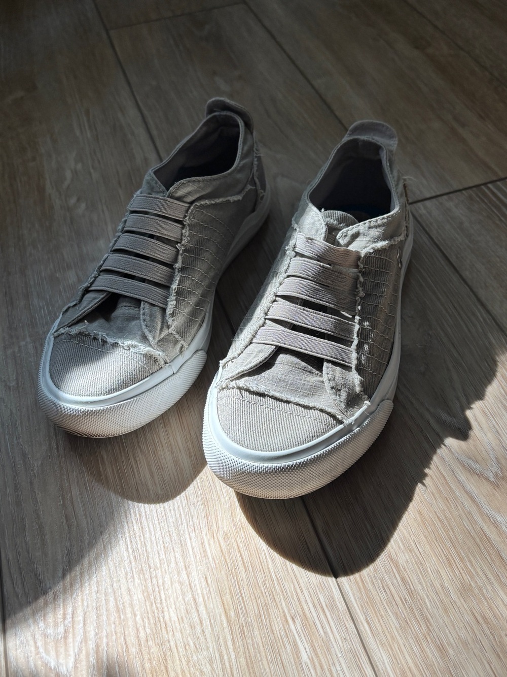 Blowfish Markey Casual Slip-On Ladies Sneakers in Beige